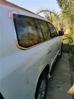 تۆیۆتا لاند کروزەر